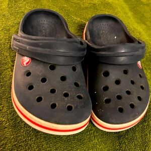 Crocs Clog Navy Blue With Red & White Trim size 7 Shoes Great Condition